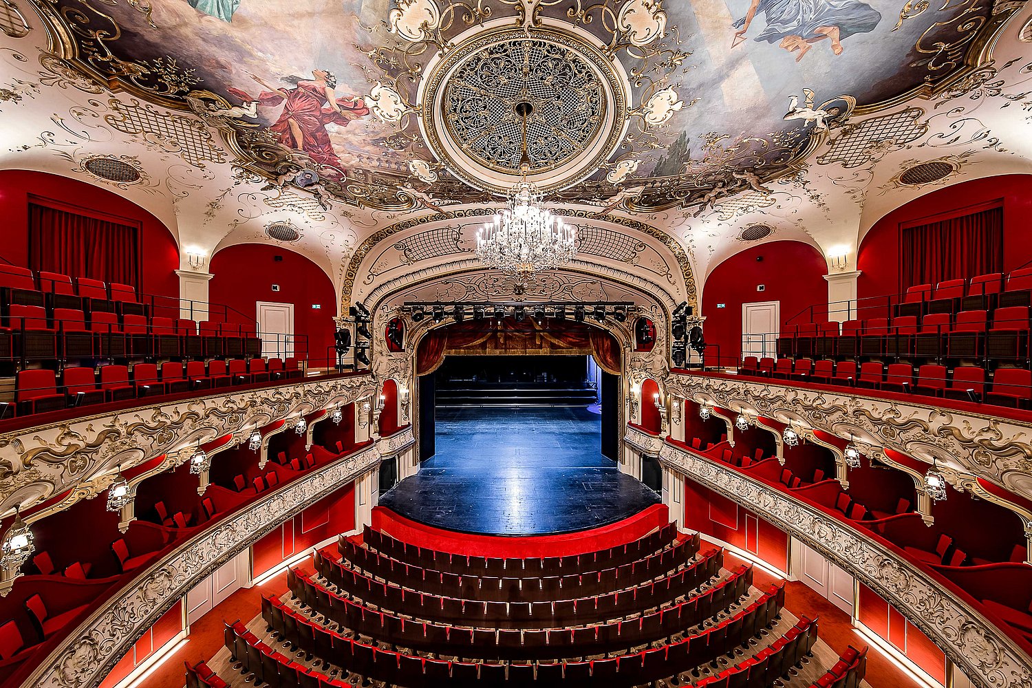Saal-3_copyright_Salzburger-Landestheater_Neumayr_Leopold